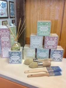 We now have 7 delicious scents by Annie Sloan. Both her candles and diffusers are in stock. 